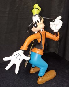 Goofy Classic 25cm High Walt Disney retired Cartoon Comic Boxed Collectible