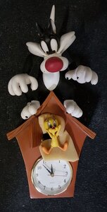 sylvester & tweety with clock