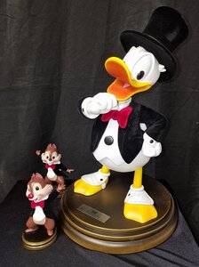 Donald Duck in Tuxedo with Chip and Dale Statue Special Edition Mc-065SP Collectible